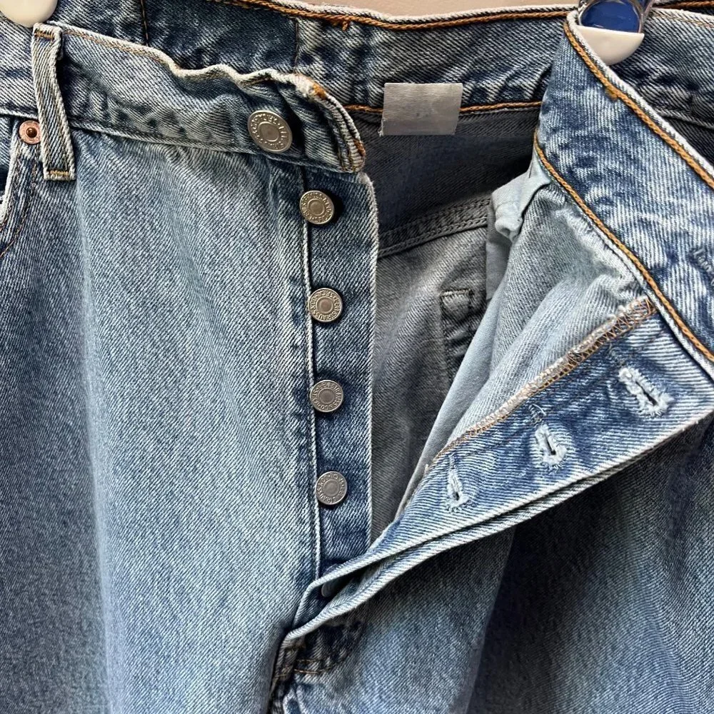 Vintage 1990's Levi's 501 Button -Fly Jeans- 40x30‎